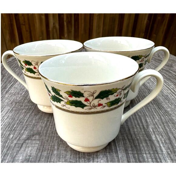 Royal Limited Home for the Holidays Holly Holiday Teacups Holly/Berries-Set of 3 - Picture 3 of 6
